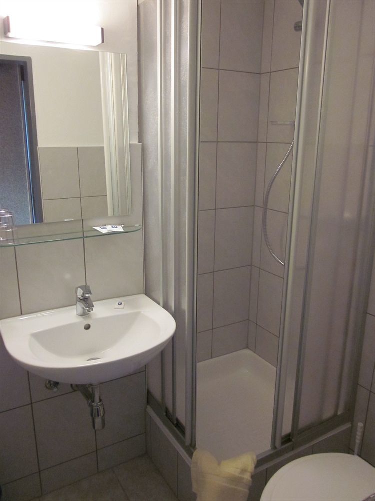 Hotel Waldesruh Düsseldorf Extérieur photo